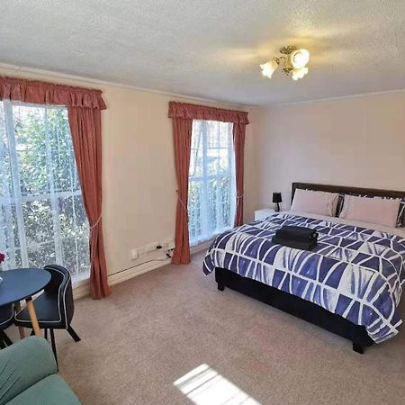 Large Private Room In Modern Stylish House Dunedin Exterior photo